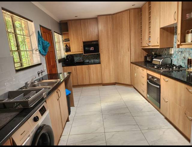 3 BEDROOM PROPERTY TO RENT IN RADIOKOP